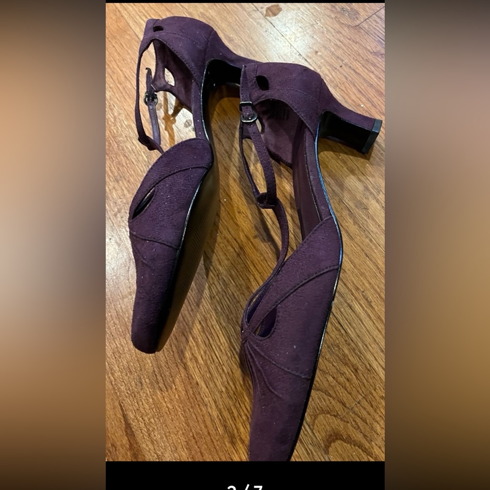 Elegant Purple Women's strappy 925 pm collection heels - Picture 2 of 6